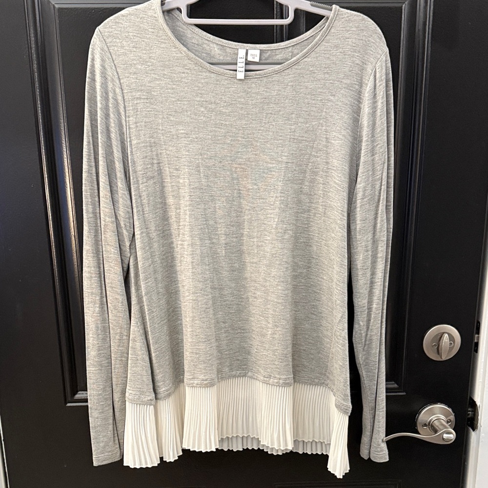 Elle Heather Gray Long Sleeve Top with White Pleated Hem